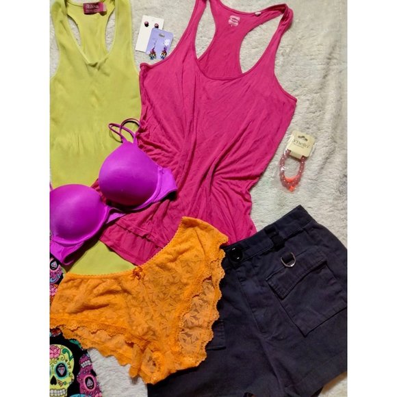 #rainbowskulls Ladies SM MED Lot - Picture 3 of 6